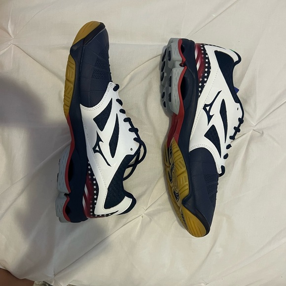 Wave Lighting Z3 Women’s Volleyball shoes - Picture 5 of 6